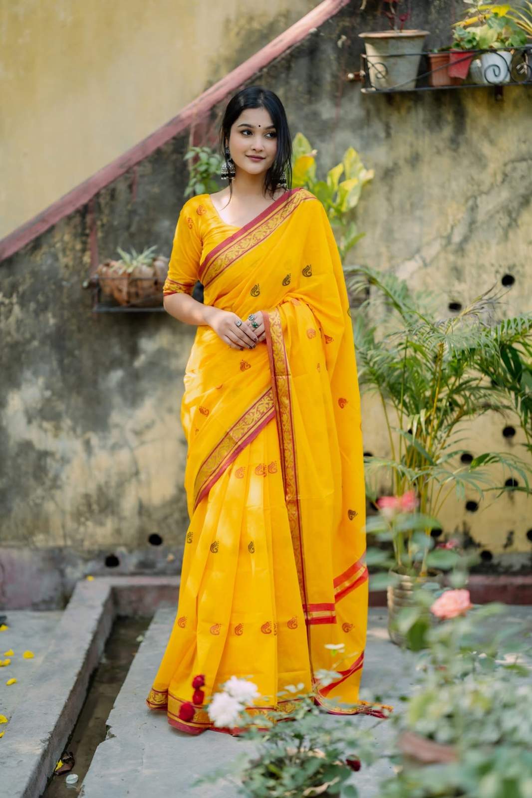 এক্সক্লুসিভ হ্যান্ডলুম পিওর সুতি শাড়ি|